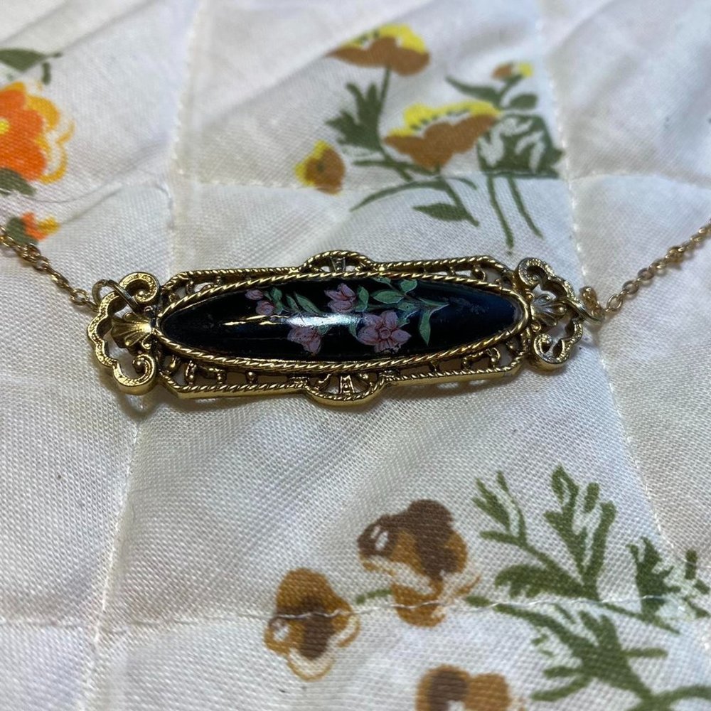 dainty floral necklace 🫧⭐️